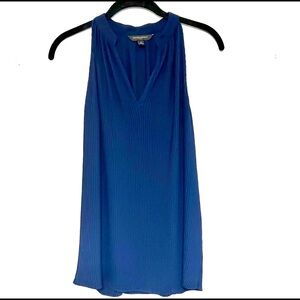 Banana Republic blue v-neck sleeveless top
